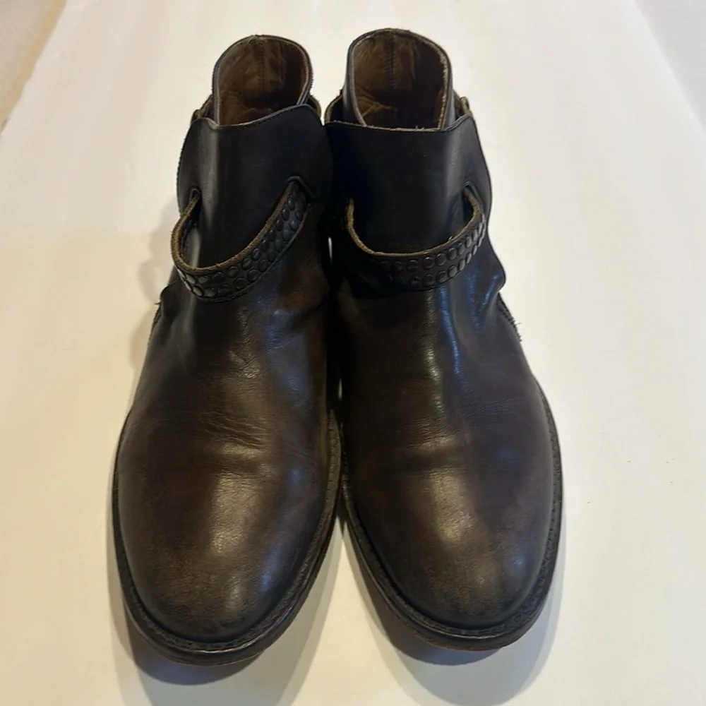 Hollywood Trading Co HTC brown leather ankle boots w side adjust buckle Italian